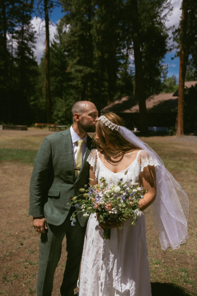 white pass mountain wedding