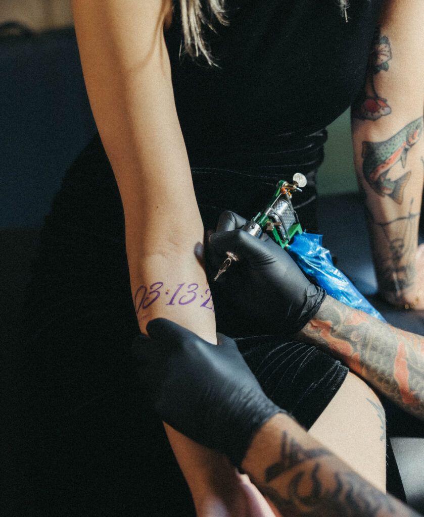 slave to the needle tattoo shop in wallingford