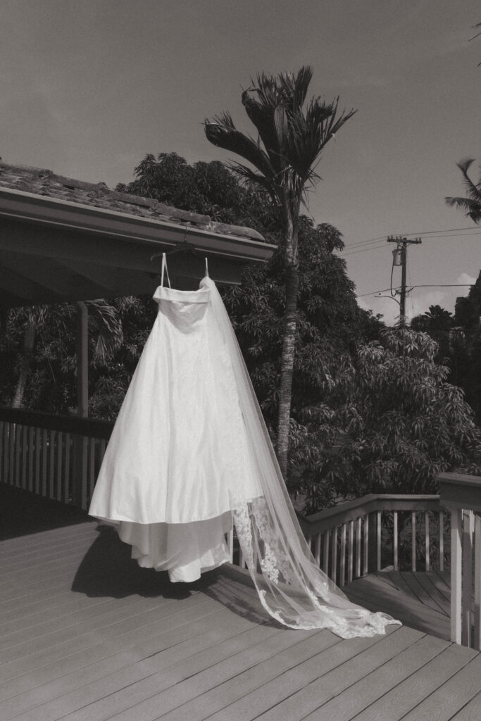 Intimate Oahu North Shore Wedding - Mokuleia