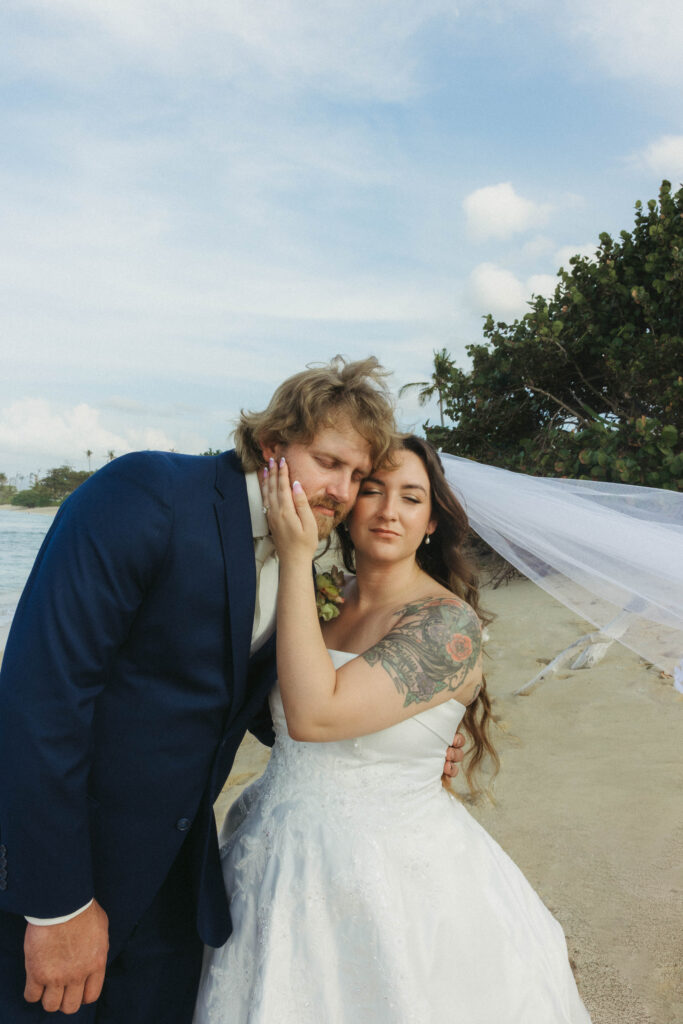 wedding on oahu beach